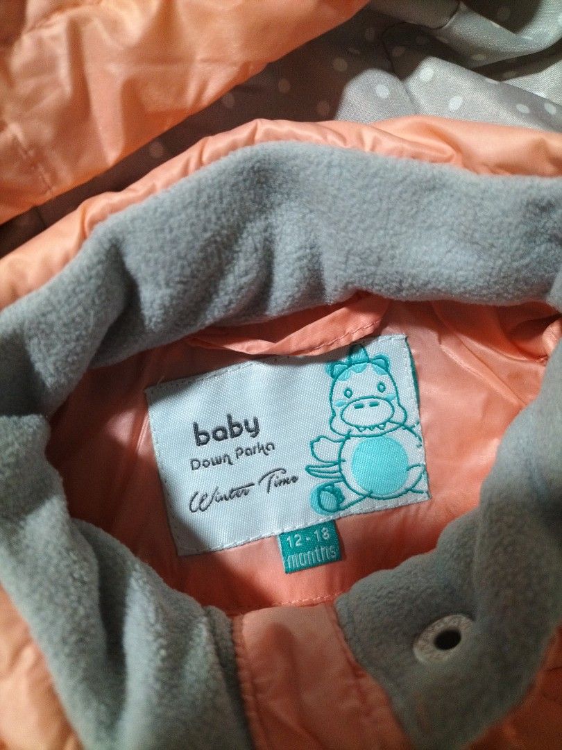 Winter Jacket (Category: Babies & Kids Fashion) located in Singapore. Submitted by az_haven (Listing ID 1330737680, Image 2). Description: Worn once to Seoul. Well kept & storage.
