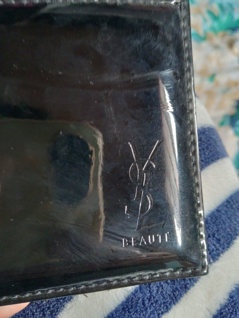 YSL HAND MIRROR (Category: Face Care) located in Baguio. Submitted by cleverlion_e92944 (Listing ID 1330733966, Image 2). Description: ysl hand mirror from hongkong.