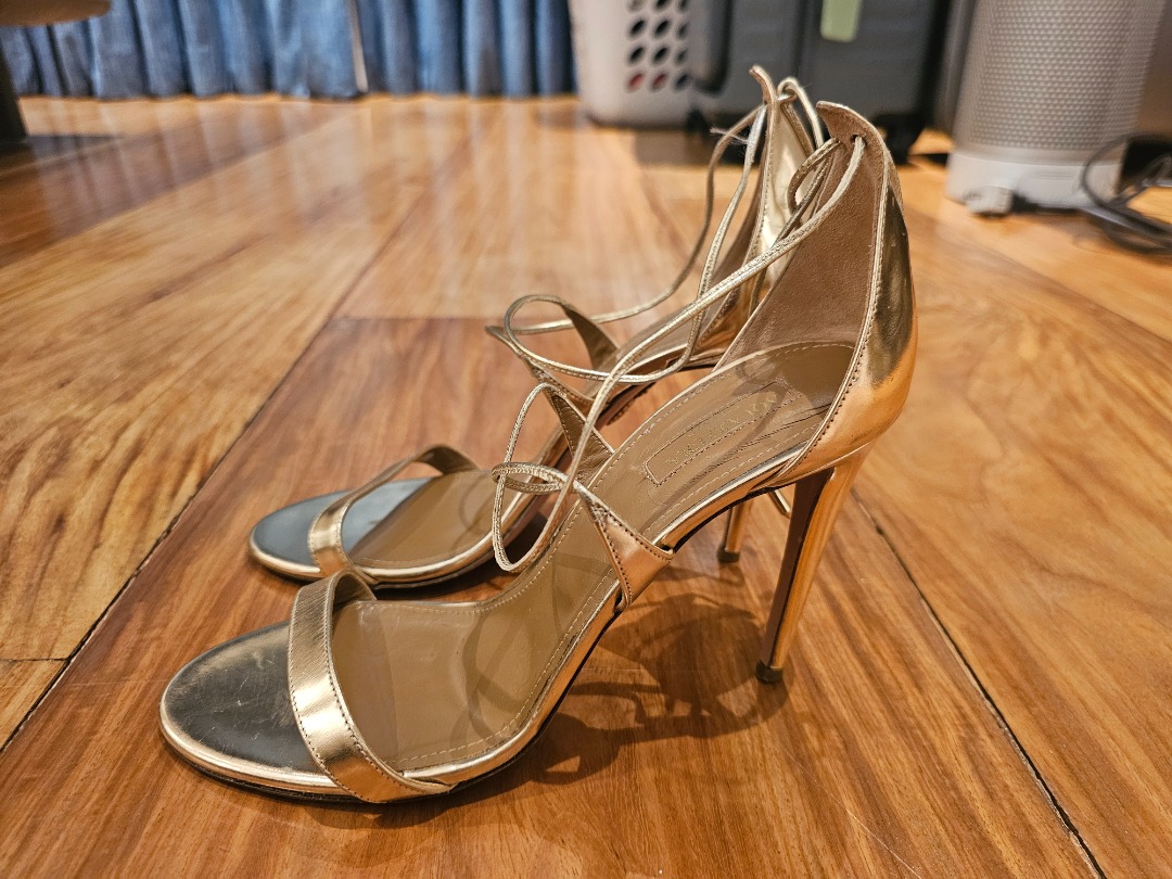 Aquazzura Linda Gold Crisscross Tie Back Metallic Sandals 40 Women s Fashion Footwear Heels on Carousell