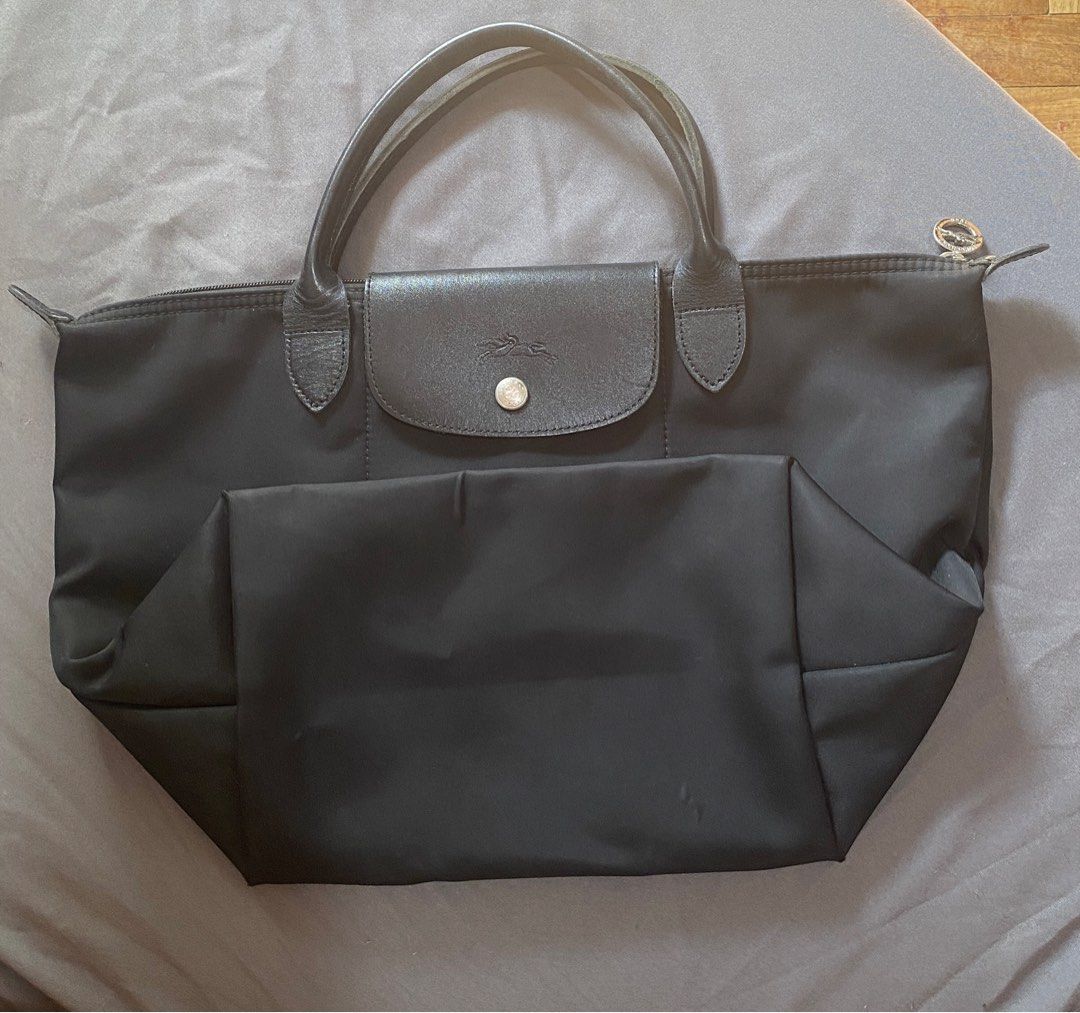 Authentic Longchamp Modele Depose Black (Category: Luxury Bags & Wallets) located in Mandaluyong City. Submitted by schmookytootsy (Listing ID 1330886033, Image 1). Description: Guaranteed authentic or your money back. With obvious signs of usage please manage your expectations.