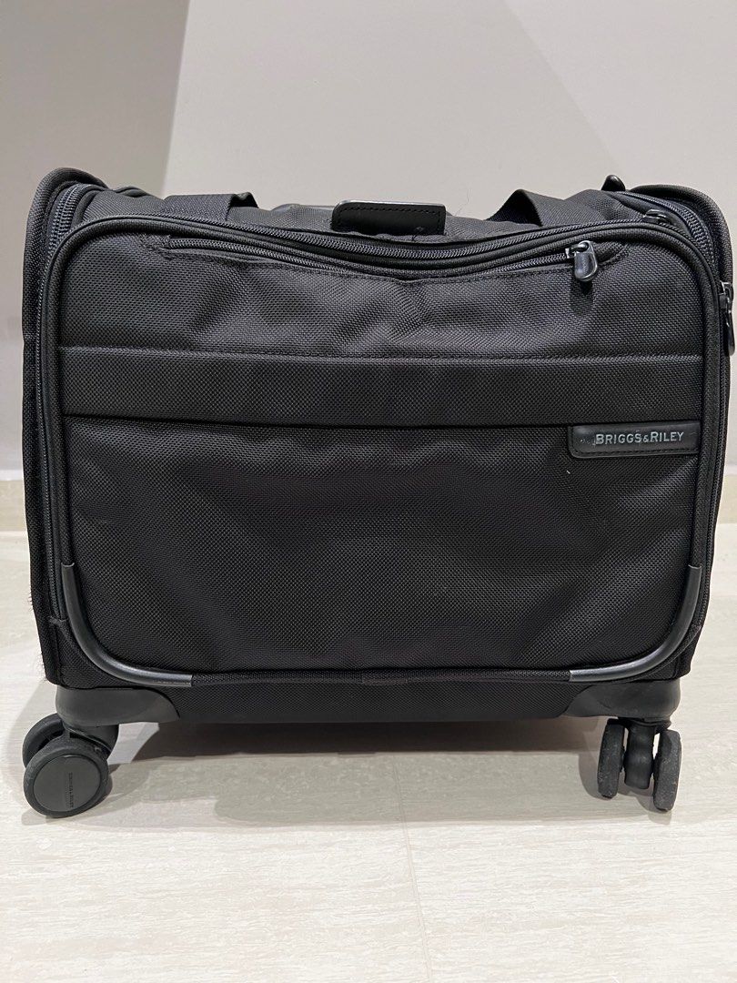 Briggs Riley baseline carry on cabin 4 wheeler spinner pilot bag