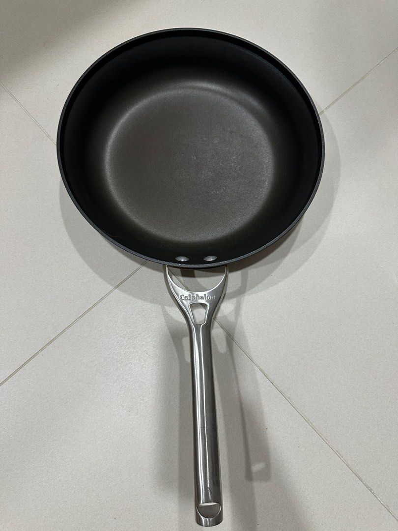 Calphalon Non stick Pan 12” Dishwasher safe from US (Category: Cookware & Accessories) located in Cavite. Submitted by jazz.shop (Listing ID 1331017682, Image 1). Description: .