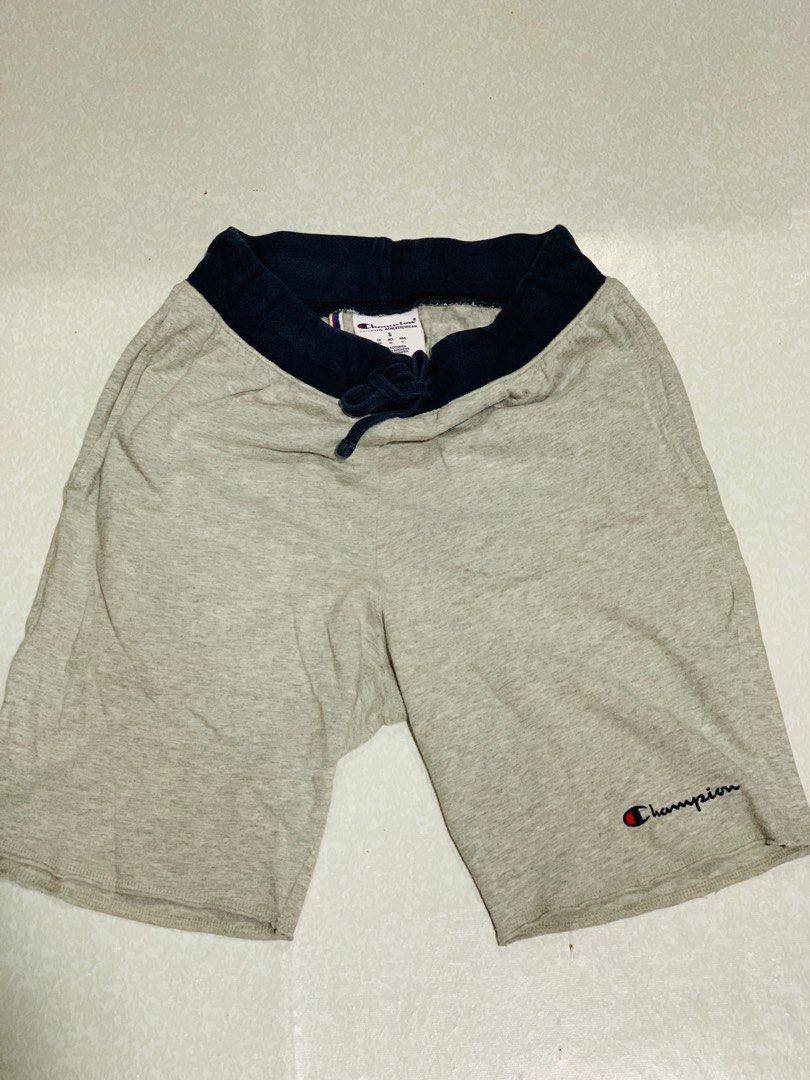 Champion Men’s Middleweight Gray Short (Category: Shorts) located in Manila. Submitted by declutterwithzed (Listing ID 1331016600, Image 2). Description: With 2 front pocket + 2 back pocket. With embroidered Champion logo. No issues. 10/10. Excellent condition..