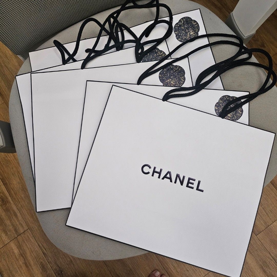 Chanel Paperbags (Category: Luxury Bags & Wallets) located in Paranaque City. Submitted by jhenrobielos (Listing ID 1330978789, Image 1). Description: Authentic Chanel White Paperbags Medium Size 500 each.