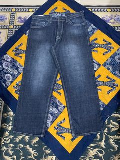 (Category: ) located in . Submitted by aa.thrift_store (Listing ID 1330996882, Image 1). Description: .