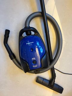 （分類：）位於 。 由 randomwalkmetaverse 提交（商品編號 1330903152，圖片 1）。簡介： 。