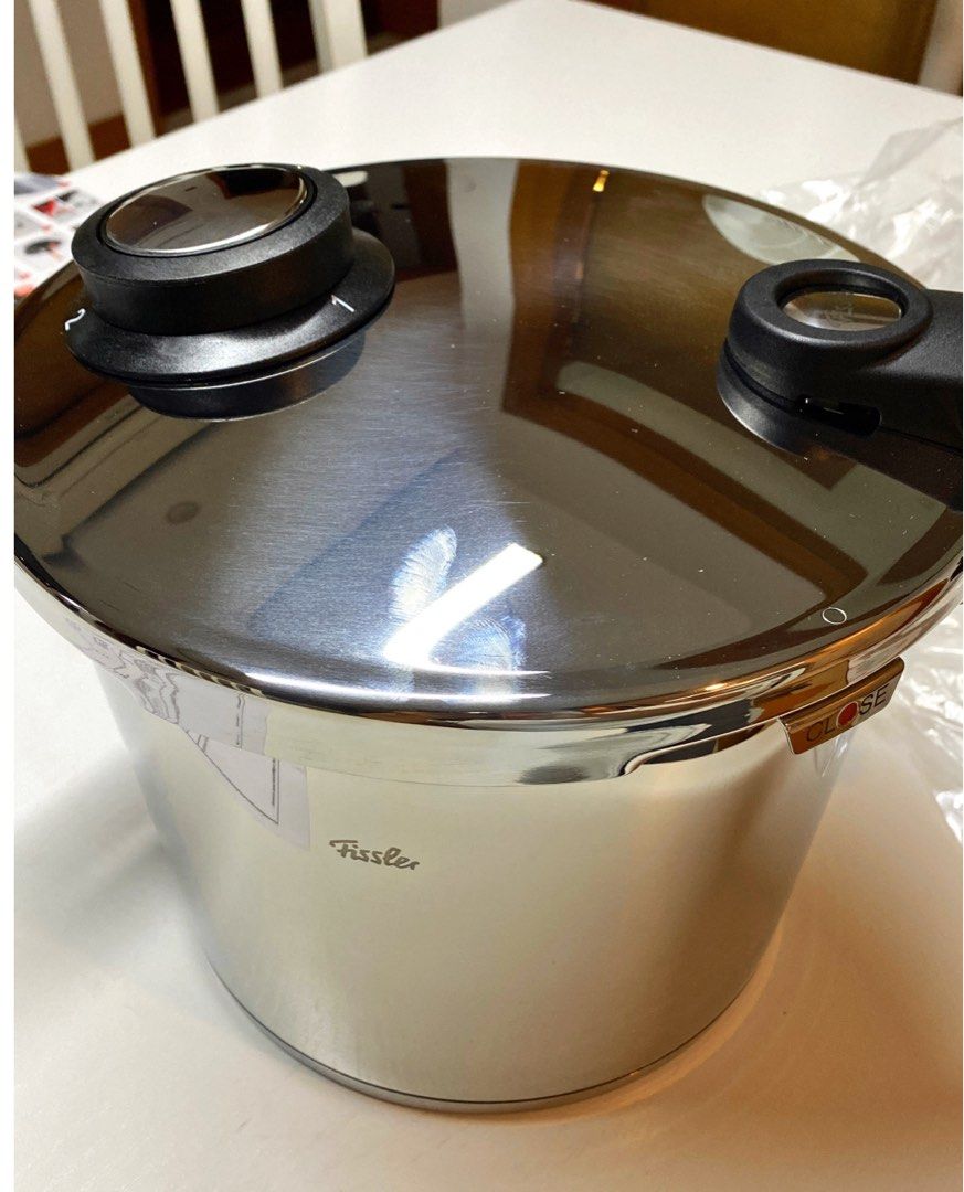 Fissler Vitavit premium pressure cooker 6.4 Qt silver