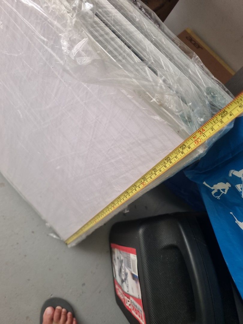 Foldable table (Category: Tables & Sets) located in Singapore. Submitted by 71dream (Listing ID 1330931069, Image 3). Description: length 180cm, height able to increase from 60cm to 70cm.