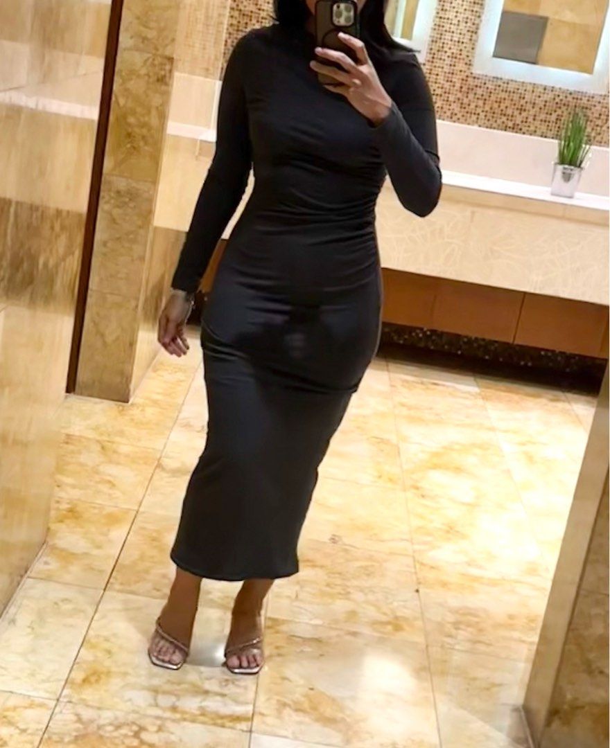 Gray bodycon evening dress (Category: Evening dresses & gowns) located in Quezon City. Submitted by StopNShop (Listing ID 1331001099, Image 3). Description: Bought in Shein Stretchable Nice when worn Check 3rd photo when worn.