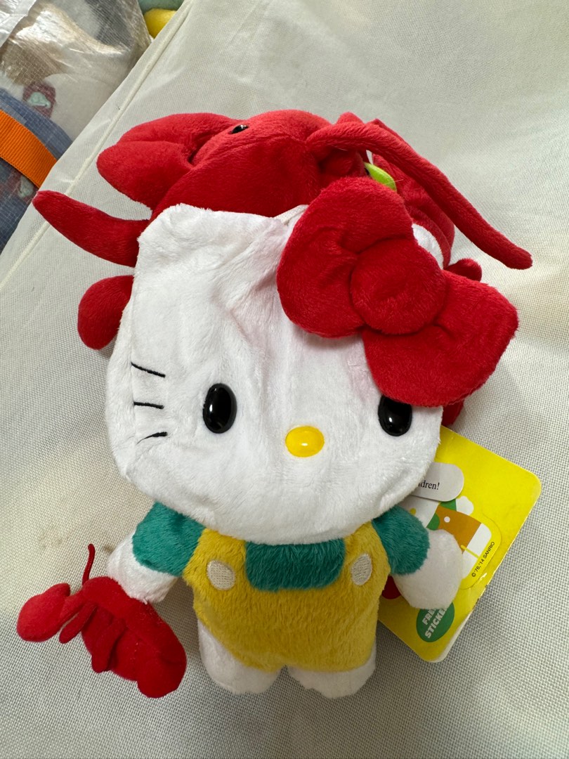 Hello Kitty 公仔(約18cm), 兒童&孕婦用品, 嬰兒玩具 - Carousell