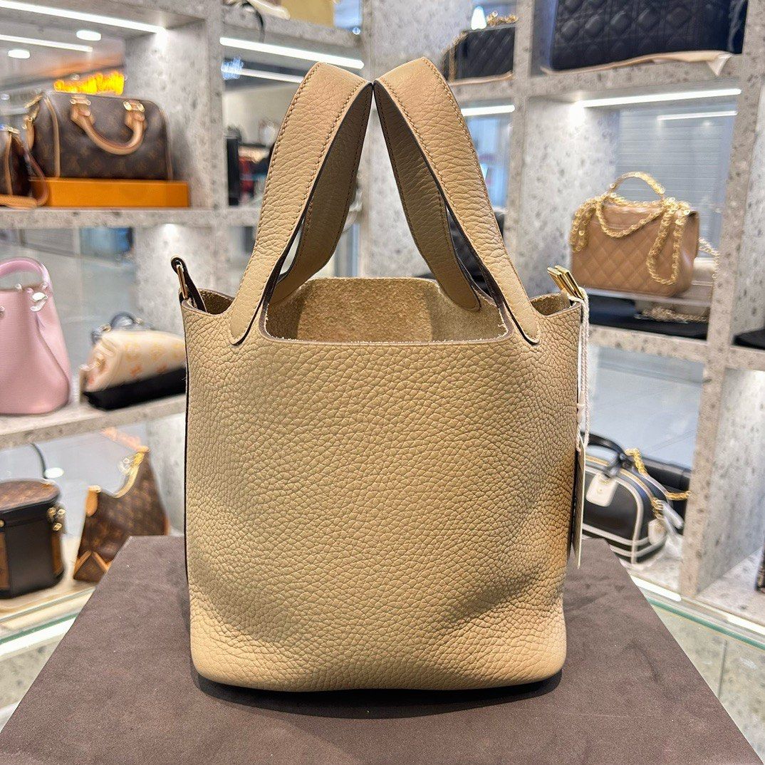 Hermes Picotin 18 Beige Marfa Brand New (Category: Bags & Wallets) located in Singapore. Submitted by pandaluxury.sg (Listing ID 1331028103, Image 1). Description: Brand: Hermes Model: Picotin 18 Year: 29 Sep 2024,W stamp Condition: Brand New Accessories: Full Set Leather & Color: Togo,8Q,Beige Marfa Our shop PandaLuxury at Far East Plaza lvl4. 100% authenticity guaranteed. If this item is proven to be fake in any institution, we promise to refun