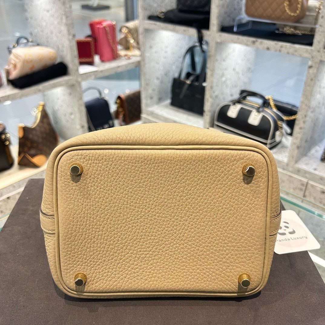 Hermes Picotin 18 Beige Marfa Brand New (Category: Bags & Wallets) located in Singapore. Submitted by pandaluxury.sg (Listing ID 1331028103, Image 3). Description: Brand: Hermes Model: Picotin 18 Year: 29 Sep 2024,W stamp Condition: Brand New Accessories: Full Set Leather & Color: Togo,8Q,Beige Marfa Our shop PandaLuxury at Far East Plaza lvl4. 100% authenticity guaranteed. If this item is proven to be fake in any institution, we promise to refun