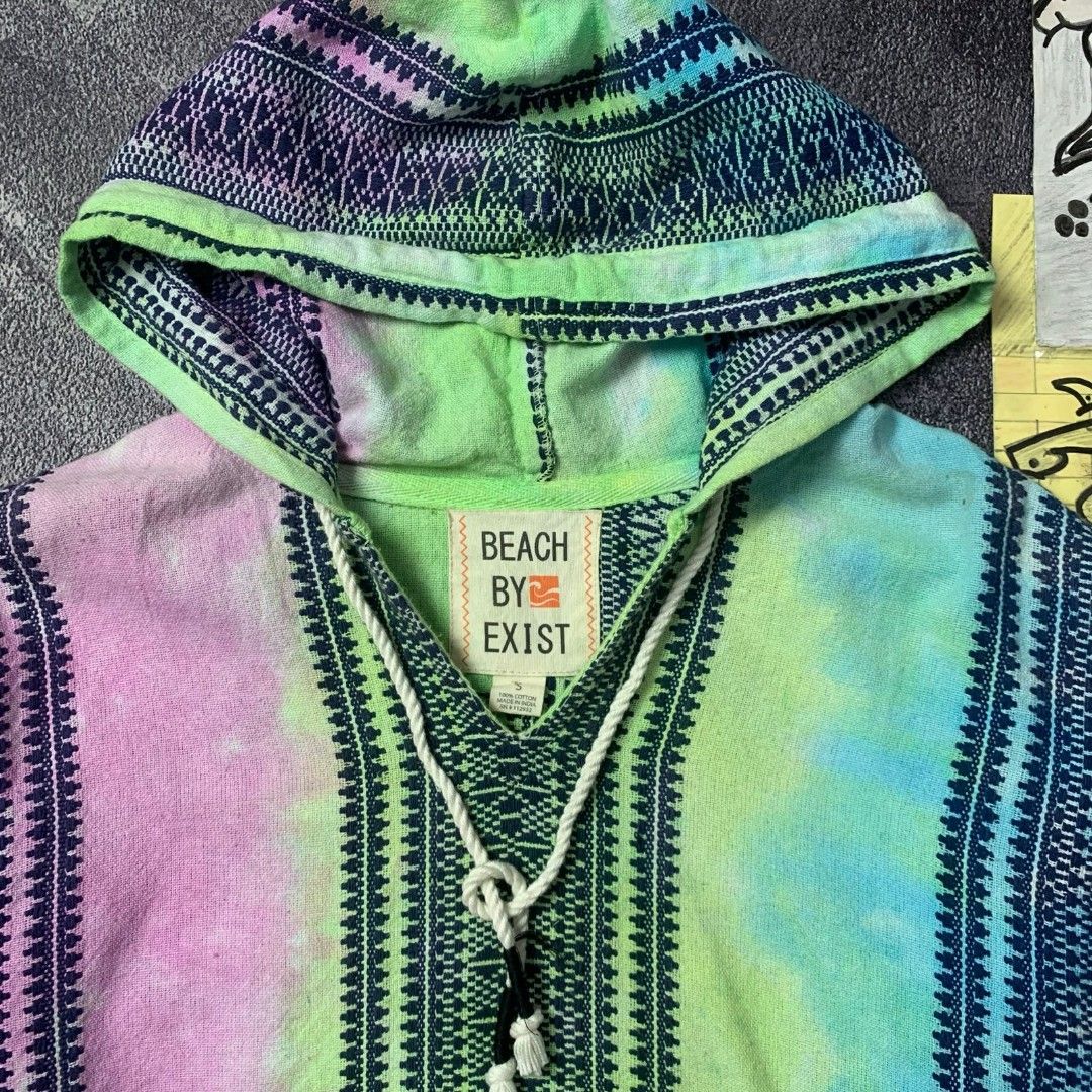 Hoodie beach by exist Fesyen Pria Pakaian Atasan di Carousell