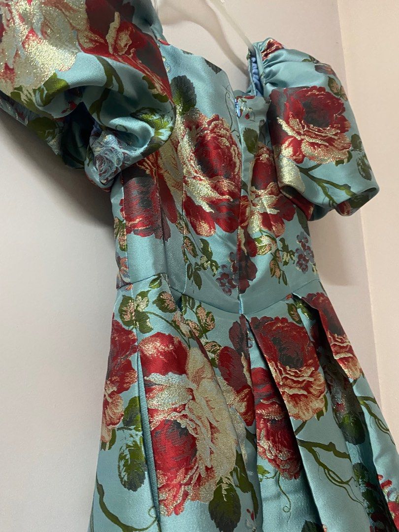 Insignia De Manila Dress (Category: Dresses) located in Quezon City. Submitted by jasmincab (Listing ID 1330987294, Image 3). Description: Original price is 6500 Used once Size 27 waist Bust 34.