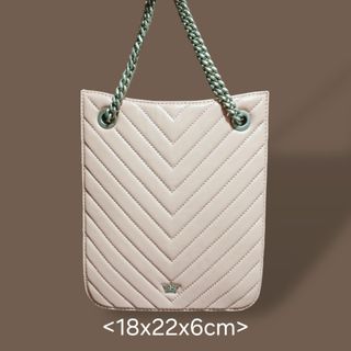 (Category: ) located in . Submitted by corneliasbags (Listing ID 1331030385, Image 1). Description: .