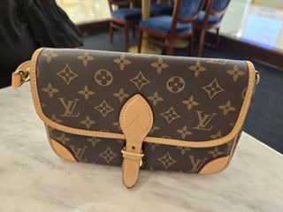 （分類：）位於 。 由 idkathisfff 提交（商品編號 1330941404，圖片 1）。簡介： 。