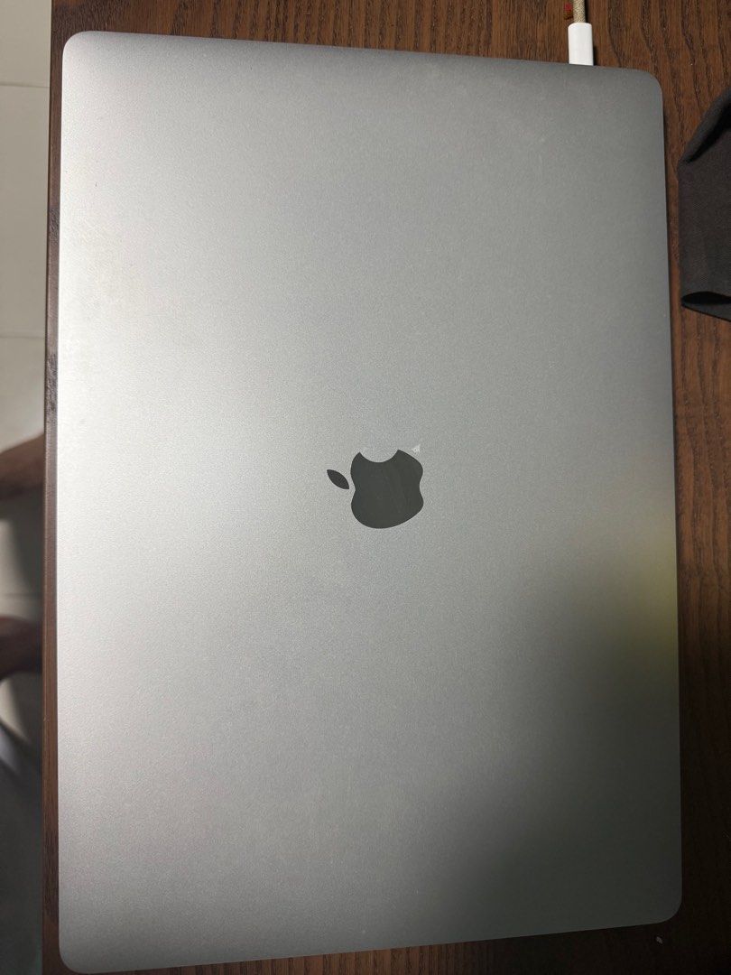 MacBook Pro 2019 16inch max out spec i9cpu 64gb ram 512gb storage