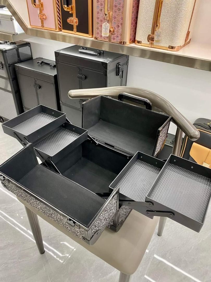 Make Up Organizer Bag Suitcase Type (Category: Makeup) located in Quezon City. Submitted by mlacosmetiquenoime (Listing ID 1330944239, Image 2). Description: .