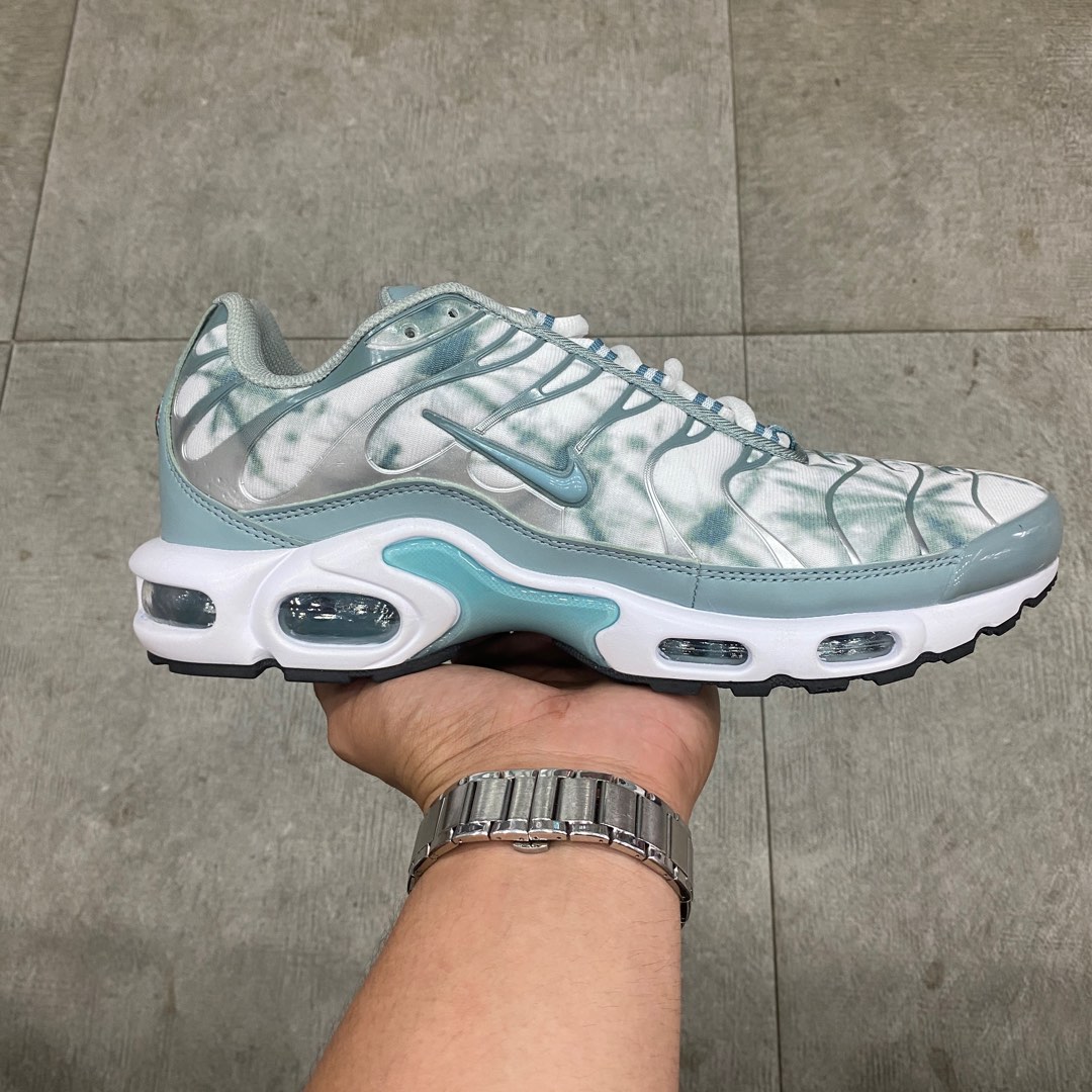 Nike Air Max Plus Palm Pack Green White Men s Fashion Footwear Sneakers on Carousell