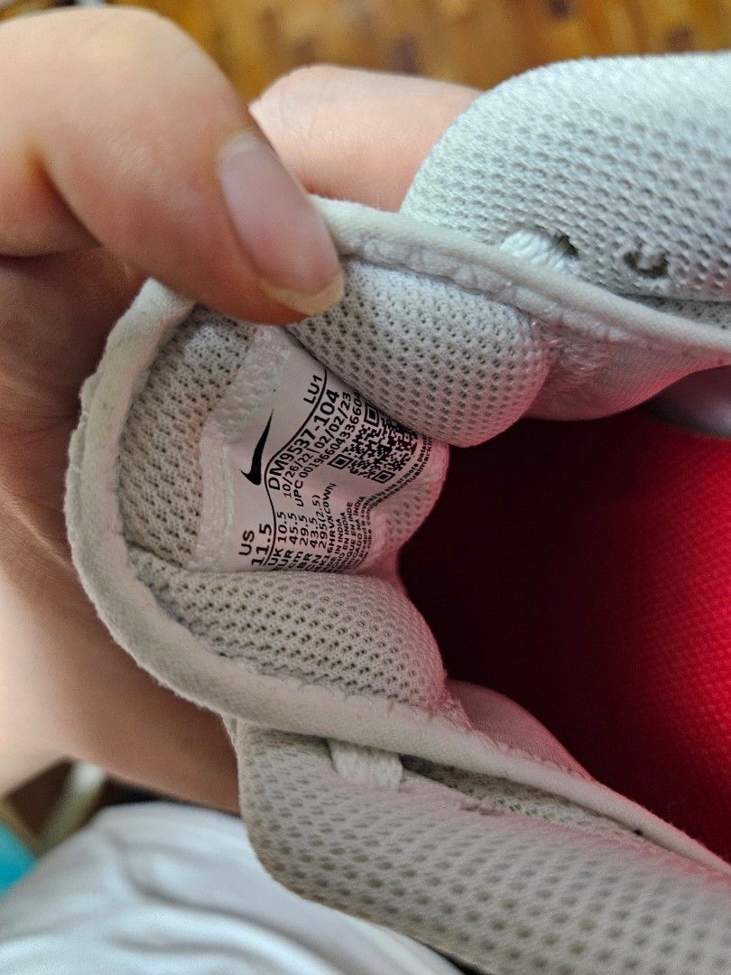 Nike Airmax size 11.5 (Category: Sneakers) located in Las Pinas. Submitted by llima5 (Listing ID 1330992801, Image 2). Description: nike legit no box declutter lalamove gcash bpi bdo.