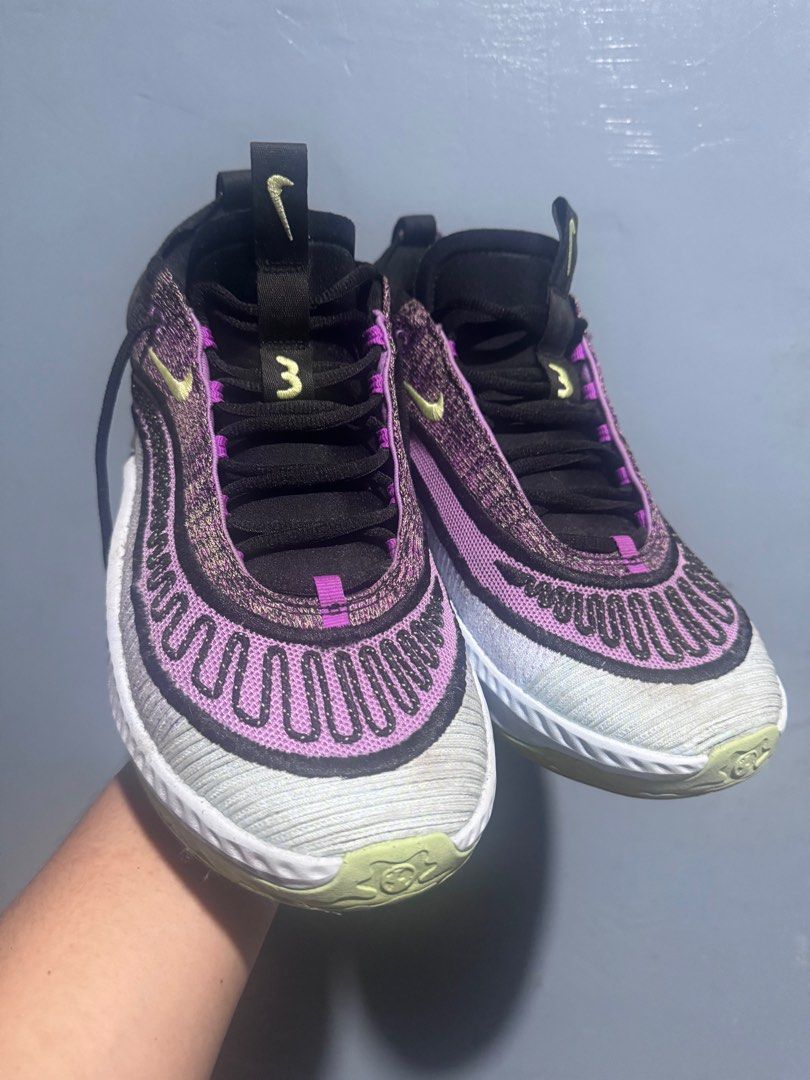 Nike Cosmic Unity 3 (Category: Sneakers) located in Cavite. Submitted by knife.party (Listing ID 1330986587, Image 1). Description: Nike Cosmic unity 3 Size: 10 2000.
