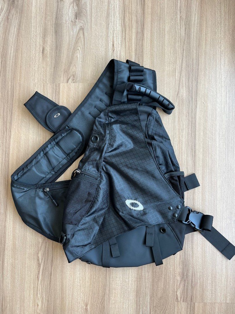 人気品◎OAKLEY messenger bag y2k archive 00s 人気品◎OAKLEY messenger bag y2k archive 00s - メルカリ
