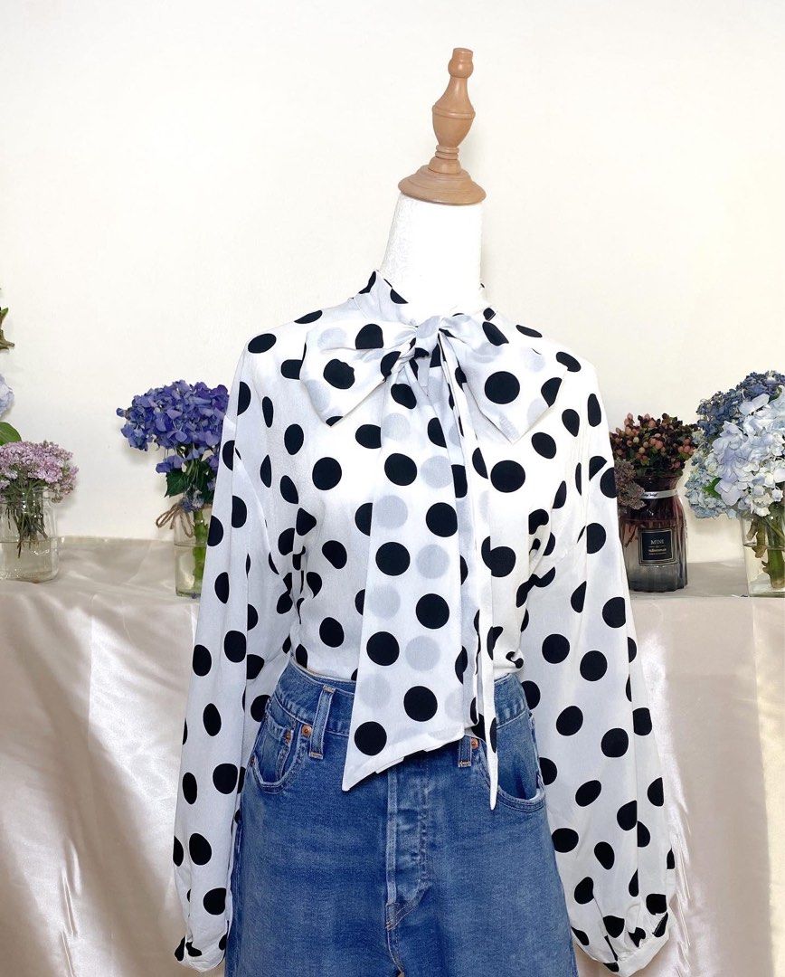 polkadot buttondown (Category: Blouses) located in Quezon City. Submitted by emptygrounds (Listing ID 1330969230, Image 1). Description: ✨ best fits medium.