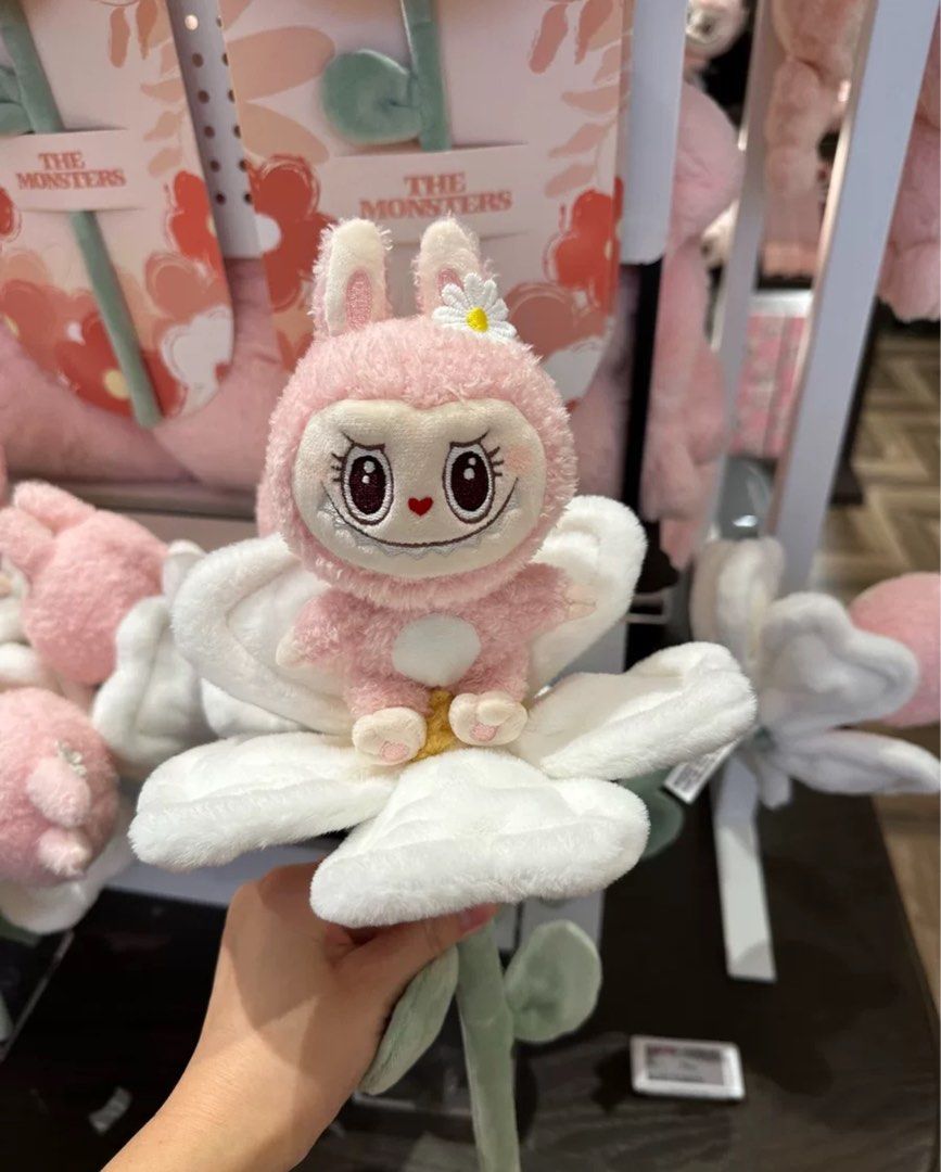 Popmart labubu Mokoko flower with smell, 興趣及遊戲, 玩具