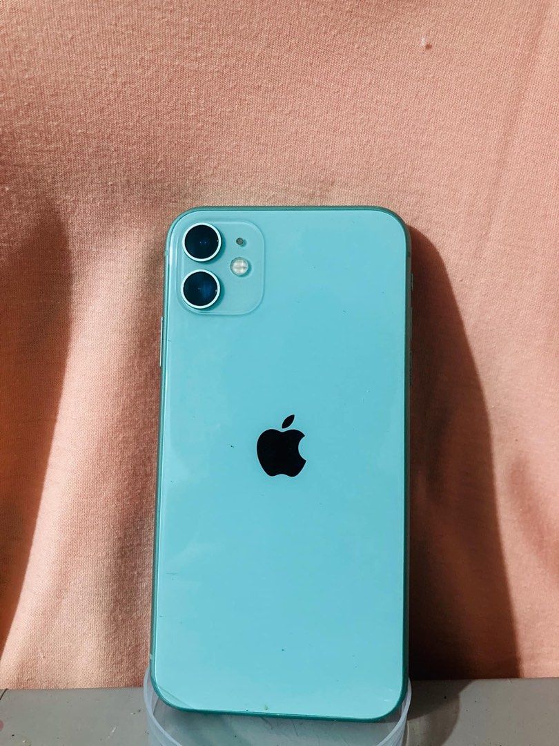 SALE/SWAP IPHONE 11 128GB (Category: iPhone 11 Series) located in Manila. Submitted by maddi.cade (Listing ID 1330925515, Image 1). Description: REPLACED LCD PERO LAHAT NAGANA FACE ID ✅ TRUETONE ✅ SWAP SA MABABANG UNIT X PATAAS OFFER LANG .
