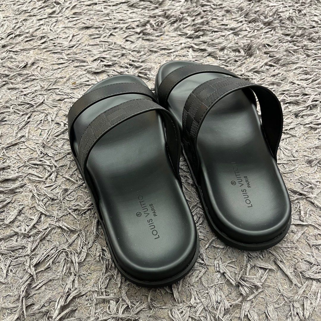 sandal LV, Fesyen Pria, Sepatu Sandal di Carousell