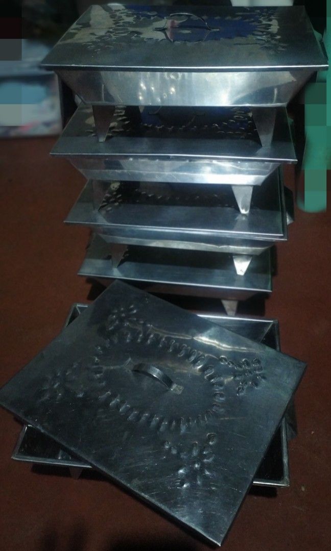 Stainless food warmer (Category: Other Kitchen Appliances) located in Manila. Submitted by arkanghelm16985 (Listing ID 1330893958, Image 3). Description: 5 pcs.
