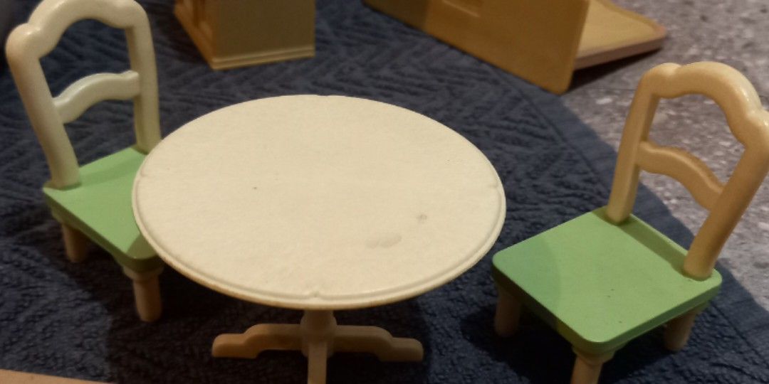 Sylvanian Families dining set 🪑 (Category: Kids Toys) located in Cavite. Submitted by drey_greg_eich (Listing ID 1331054790, Image 1). Description: Sylvanian Families dining set 🪑 •sf at buyer's expense.