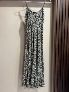 (Category: ) located in . Submitted by Kokothriftedthings (Listing ID 1330952783, Image 1). Description: .