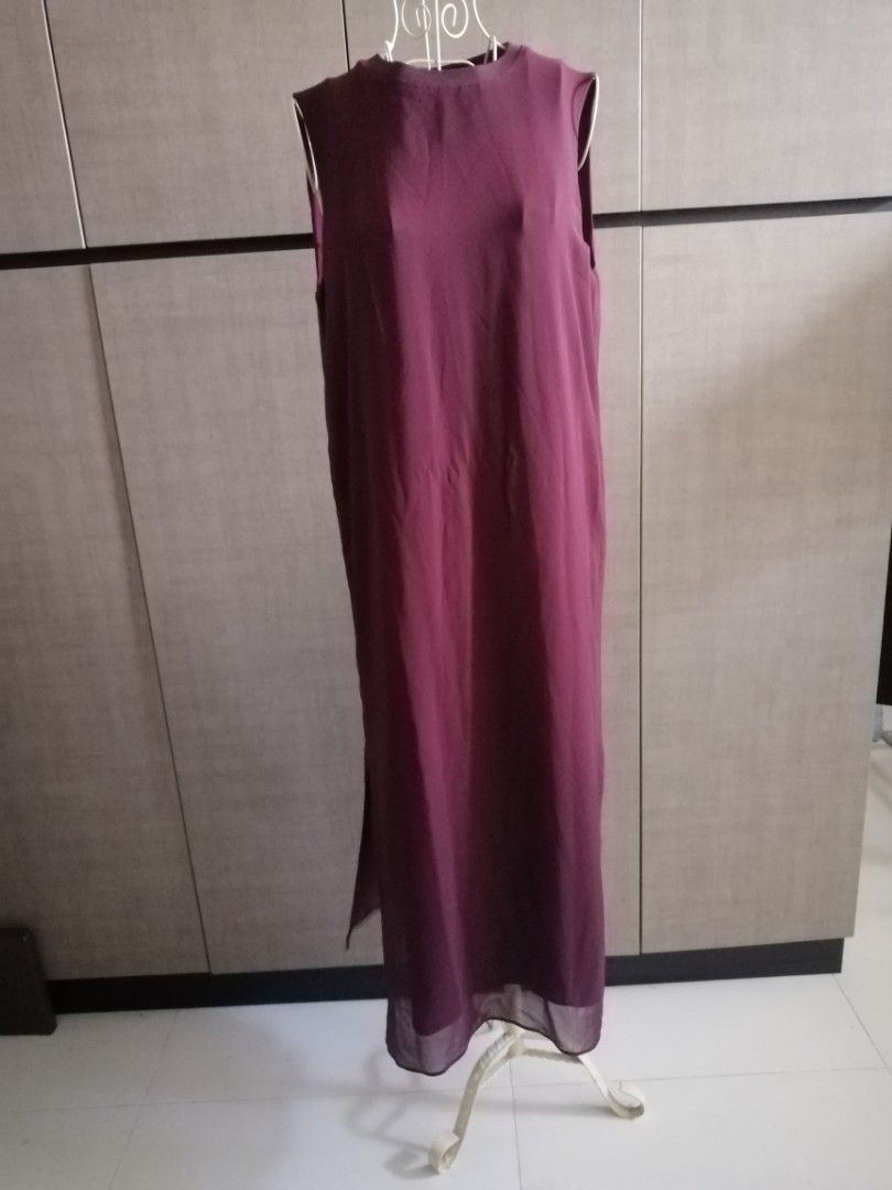 Zara burgundy chiffon midi dress, Women's Fashion, Dresses & Sets, Dresses  on Carousell
