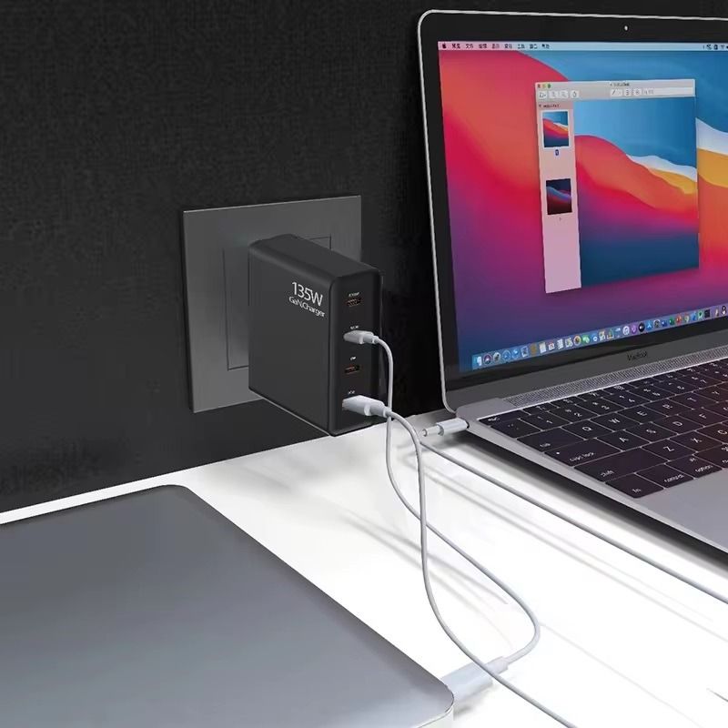 強大的 135W USB C 充電器，緊湊型 4 埠 USB 轉接器插座，PPS PD 快速充電器 USB C 電源 ggmckp ...