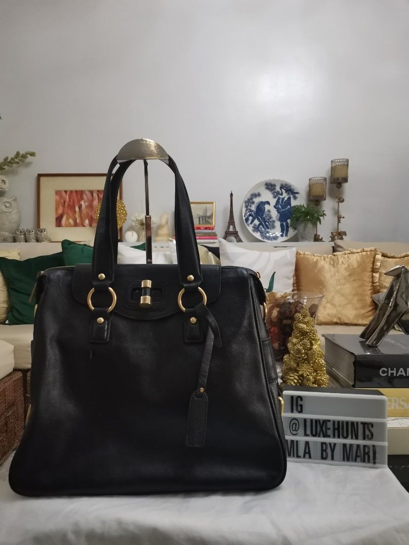 💯% Authentic Geiger Tote Bag (Category: Luxury Bags & Wallets) located in Paranaque City. Submitted by luxehuntsmla.bymari (Listing ID 1331121798, Image 1). Description: 💯% Authentic Geiger Big Tote Bag 🔸No flaw to declare 🔸Clean inside and out 🔸Bag only 🔸Length 14in (widest) 11.5in (narrowest) Height 11.5in P2800 only Slight negotiable 🔸All items posted are guaranteed authentic or your money-back if proven fake by a legitimate authenticat