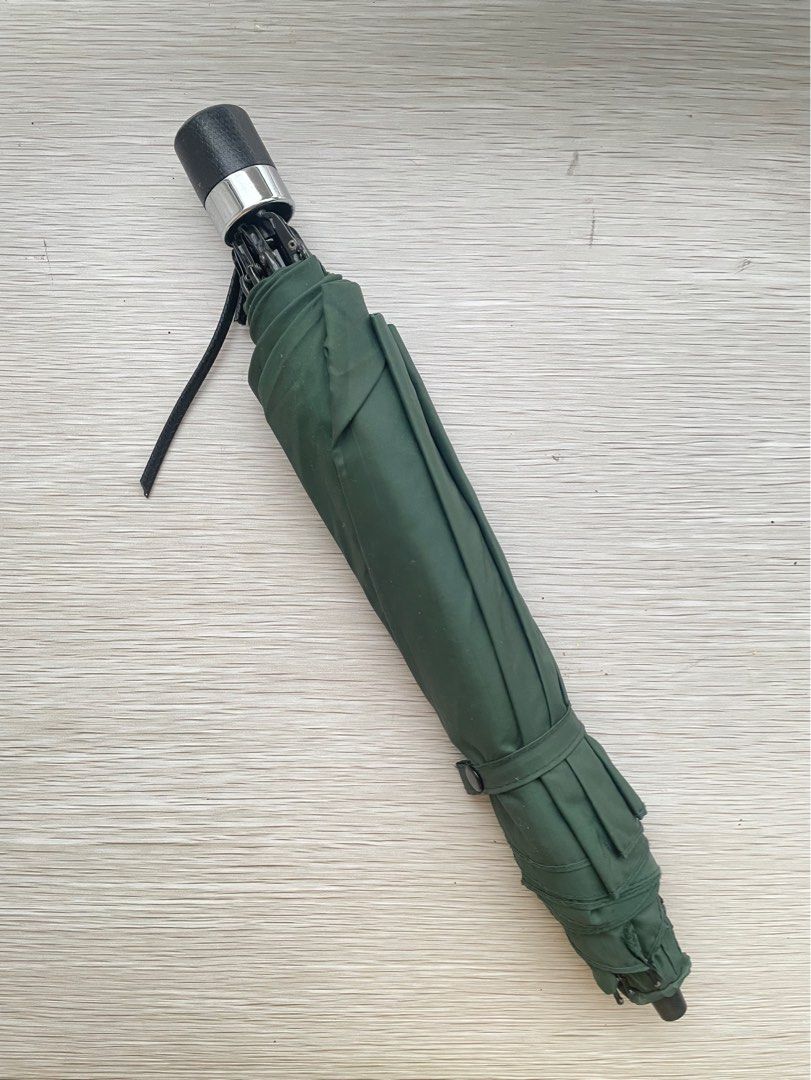 🇯🇵 Japan Green Folding Umbrella (Category: Umbrellas) located in Quezon City. Submitted by shopgood_mnl (Listing ID 1331200599, Image 1). Description: .