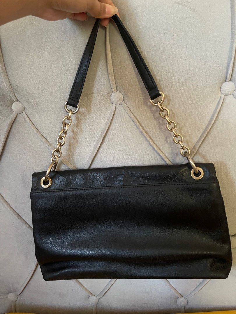 Anne Klein Two way Shoulder/Kili Bag (Category: Shoulder Bags) located in Lingayen. Submitted by jhaneshop (Listing ID 1331099654, Image 2). Description: .