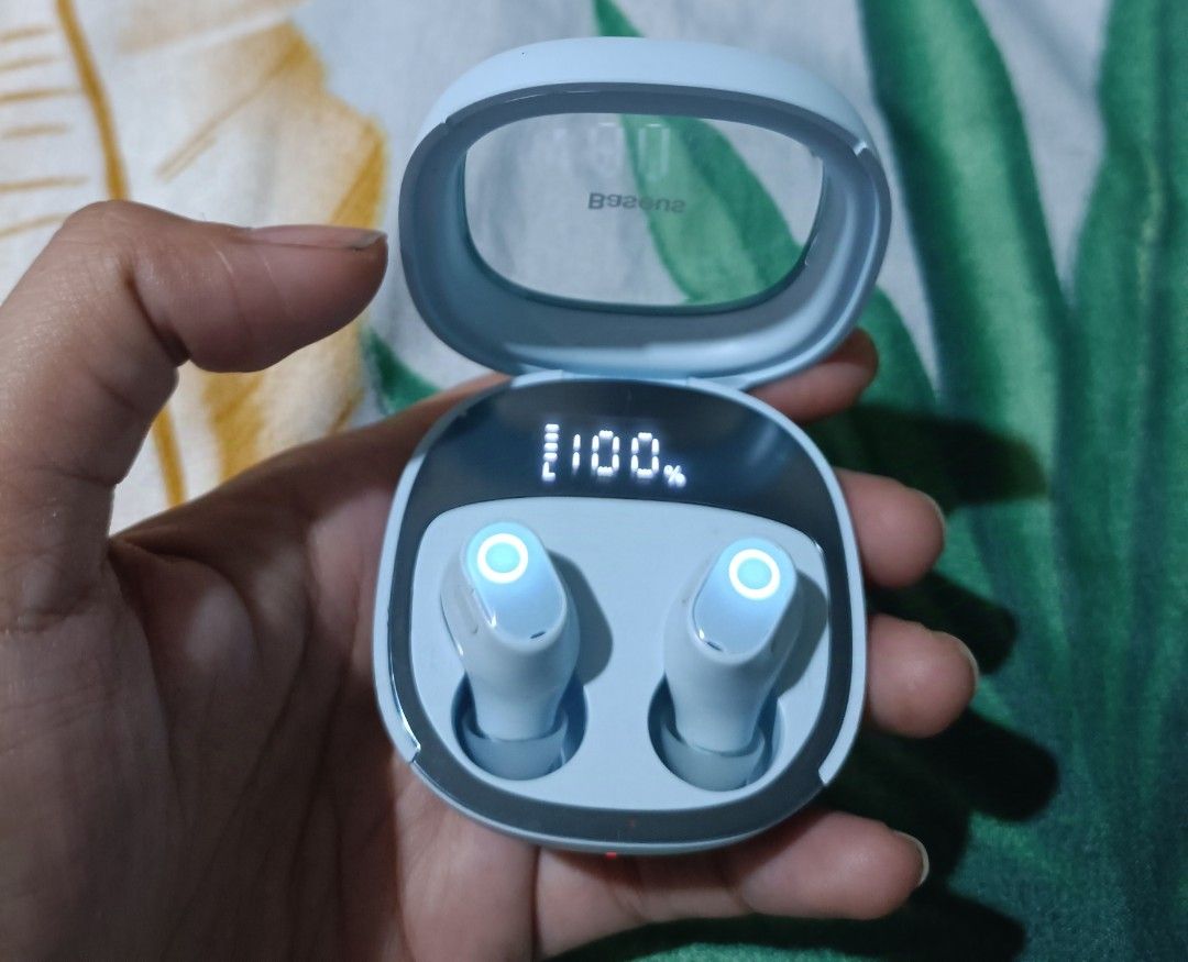 Bluetooth headset (baseus) (Category: Headphones & Headsets) located in Pasig City. Submitted by q.angel12222 (Listing ID 1331206319, Image 3). Description: *Baseus wm02 *pwede SA maarte *no box *no issues pm for more questions rfs: decluterring.