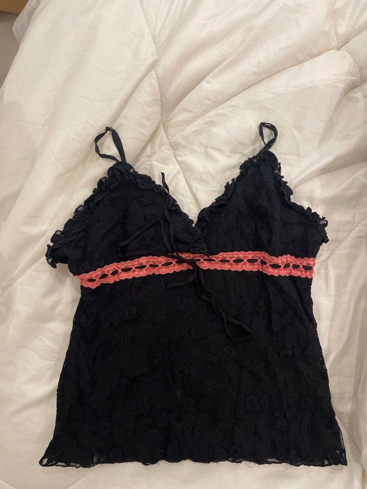 BETSEY JOHNSON Lace Top (Category: Sleeveless) located in Paranaque City. Submitted by biamo (Listing ID 1331101917, Image 1). Description: - doesn’t fit my bust area ◠̈ - Adjustable - super cute I wish it fit me better - rfs: doesn’t fit me.