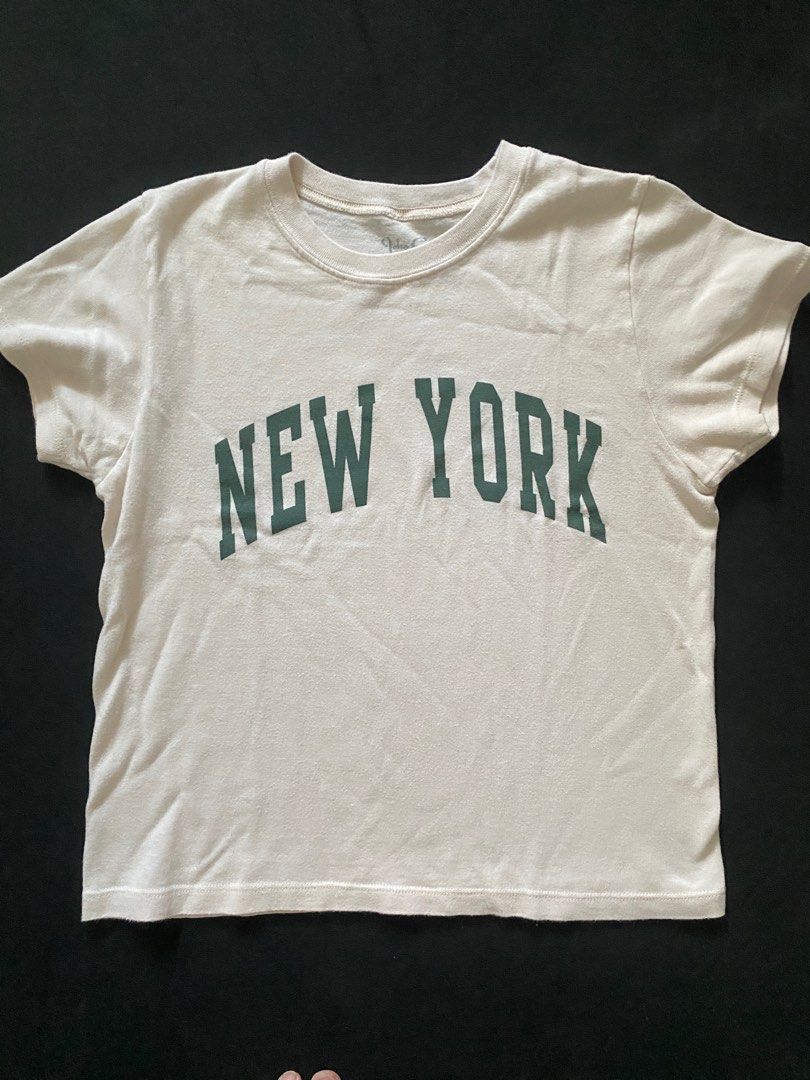 brandy melville new york baby tee, 女裝, 上衣, Tshirt Carousell