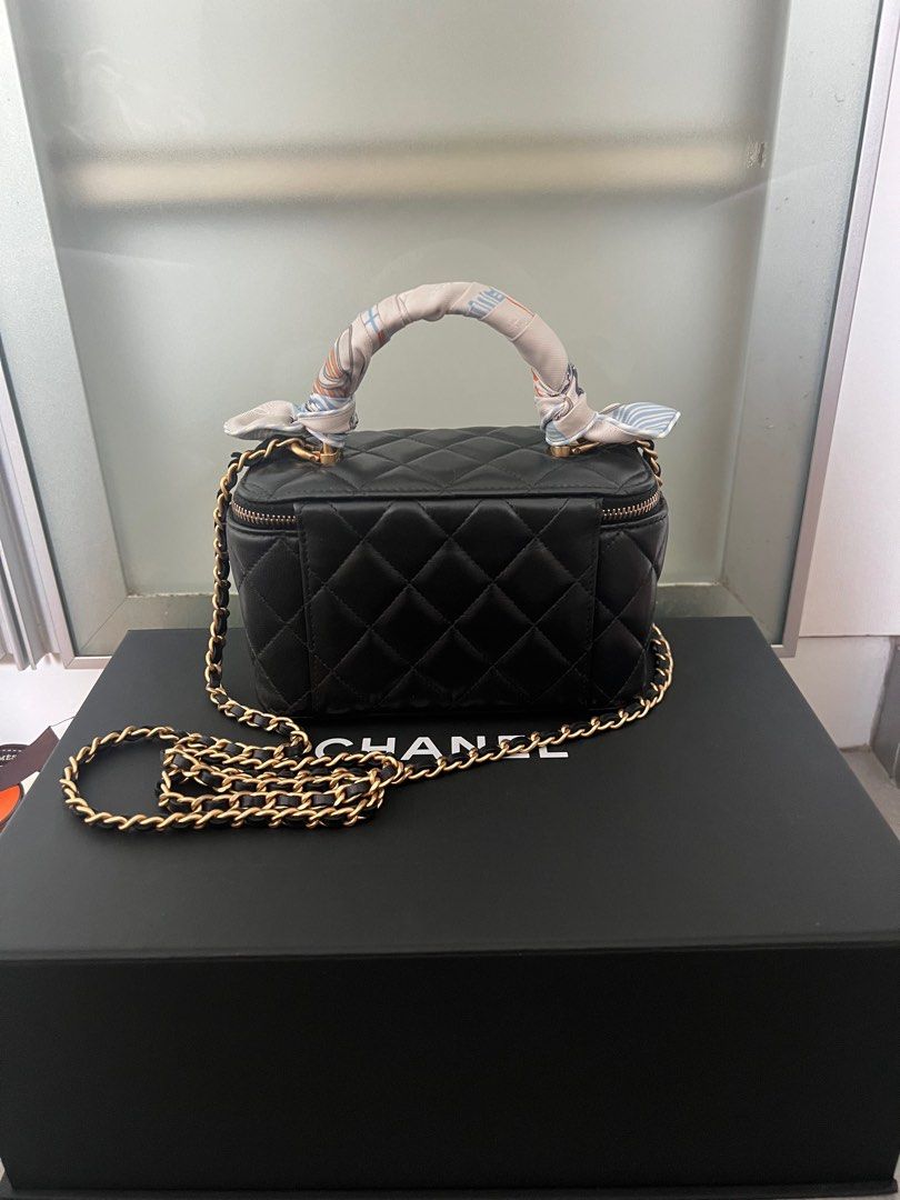 SALE Chanel Medium Vanity Black Lambskin in AGHW (FULL SET WITH ENTRUPY