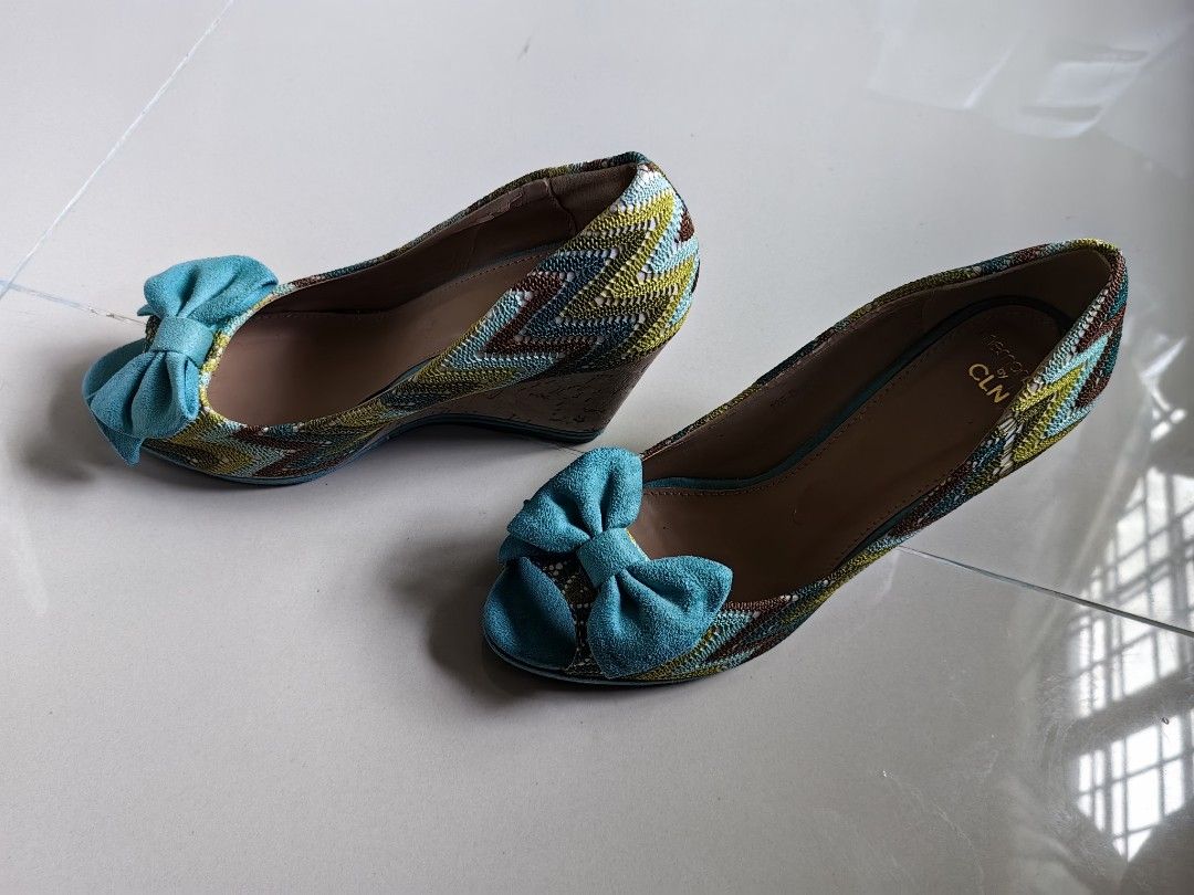 CLN shoes (Category: Heels) located in Pasay City. Submitted by meimeitoot (Listing ID 1331070296, Image 2). Description: Never been used Heels 3 inches.
