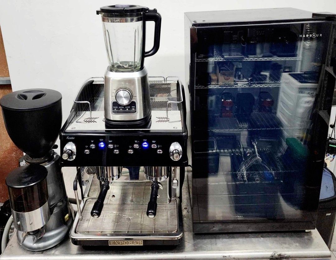 COMPACT EXPOBAR 2 GROUPS COMMERCIAL COFFE GRINDER & ESPRESSO MACHINE ROSETTA MINI CONTROL 2GR BLACK TA (Category: Coffee Machines & Makers) located in Bulacan. Submitted by iamvanillapeach (Listing ID 1331173351, Image 2). Description: Compact Expobar 2 Groups Commercial Coffee Espresso Machine Rosetta Mini Control 2GR Black TA Model: EBED-C32B-22AF Serial Number: 115 1902 42035 Voltage: 220-240V Frequency: 50-60Hz Wattage: 2800W Boiler Capacity: