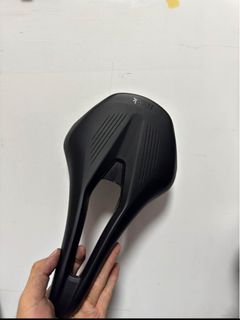 （分類：）位於 。 由 hh_____ 提交（商品編號 1331193547，圖片 1）。簡介： 。