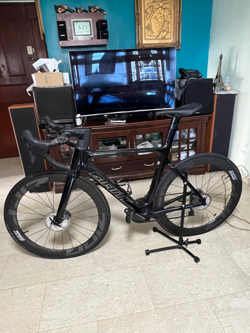 Giant bike Can negotiate Sports Equipment Bicycles Parts Bicycles on Carousell