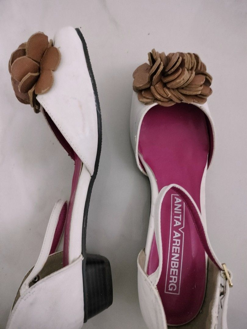 Gyaru Japan shoes (Category: Heels) located in San Juan City. Submitted by stripedpinkroom (Listing ID 1331079894, Image 3). Description: Vintage shoes in well-used condition, from Japanese brand Anita Arenberg. 25.5 cm insole. Great for himekaji coords..