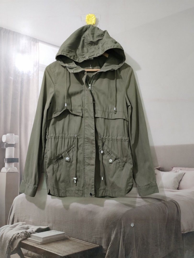 H m hooded parka jacket Women s Fashion Coats Jackets and Outerwear on Carousell