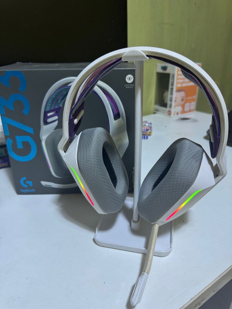 Logitech g733 Wireless gaming headset (Category: Headphones & Headsets) located in Paranaque City. Submitted by shamijapanpreloves (Listing ID 1331112705, Image 1). Description: Logitech G733 - Wireless (comes with a 2.4Hz USB dongle) - With microphone (detachable) comes with the free headphone stand (as seen on the picture) No defects on functionality. Newly replaced ear pads Shipping will be handled by the buyer..