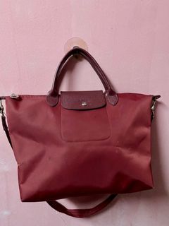 (Category: ) located in . Submitted by nr_thrifted (Listing ID 1331178312, Image 1). Description: .